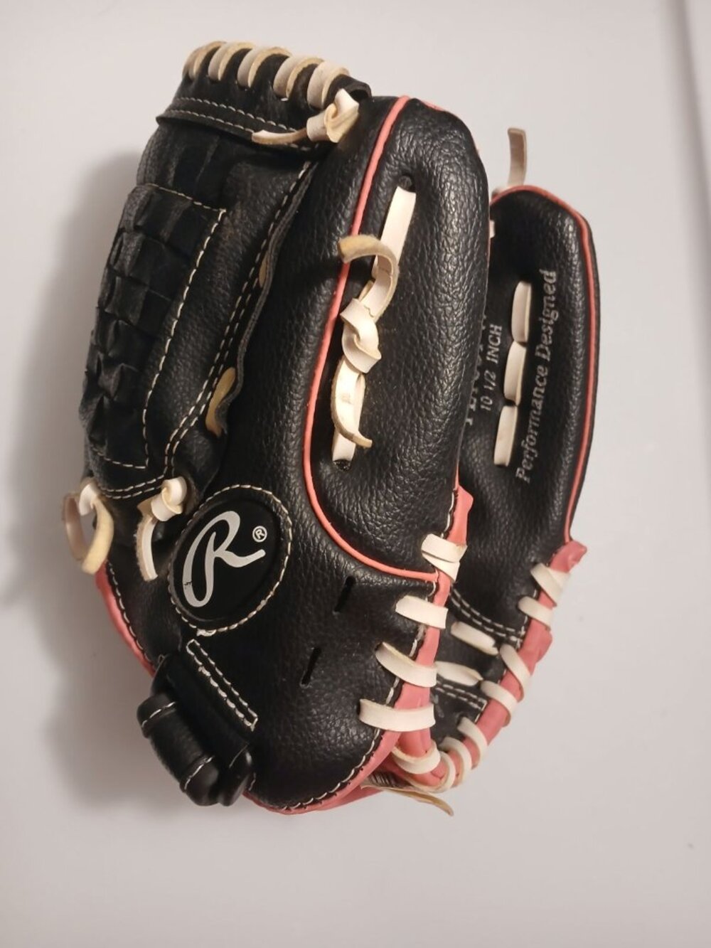 Rawlings Players Series Performance Designed Pink and Black Girls Baseball glove